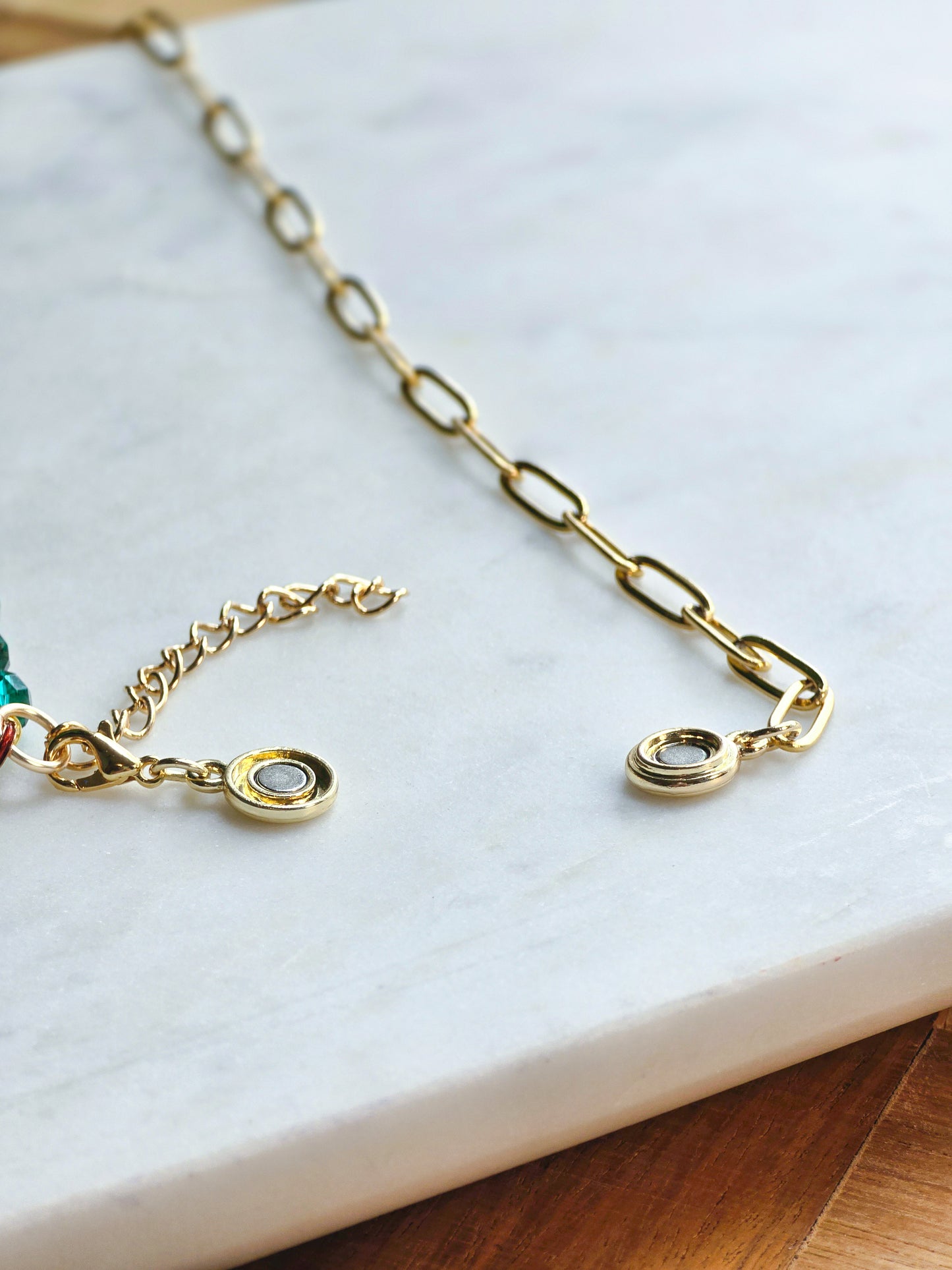 Abyssal Emerald Bead & Gold Chain Choker