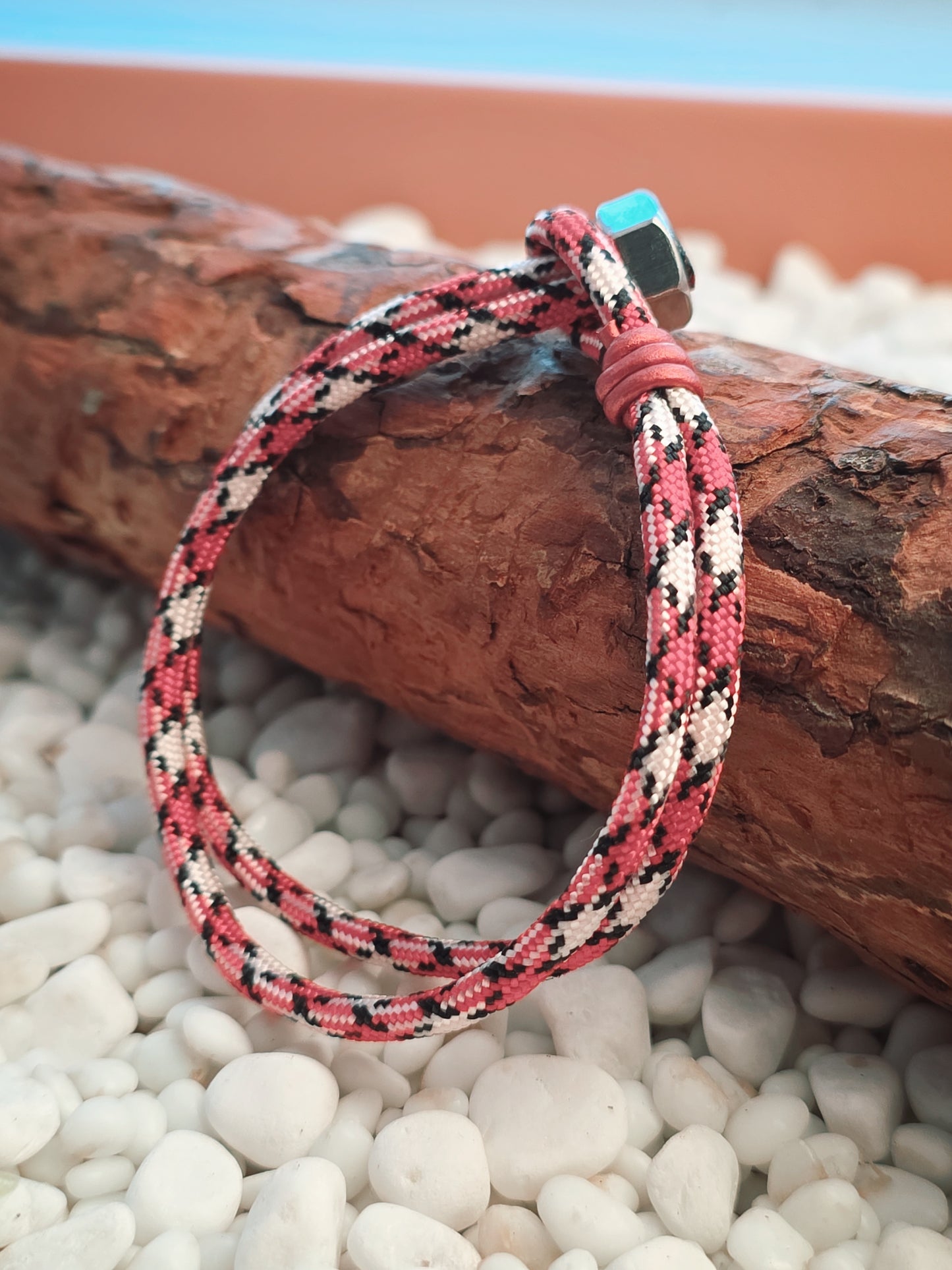 Crimson Coil Men’s Paracord Bracelet
