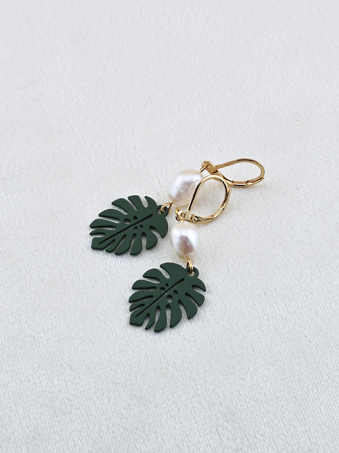 Green Monstera & Pearl Earrings