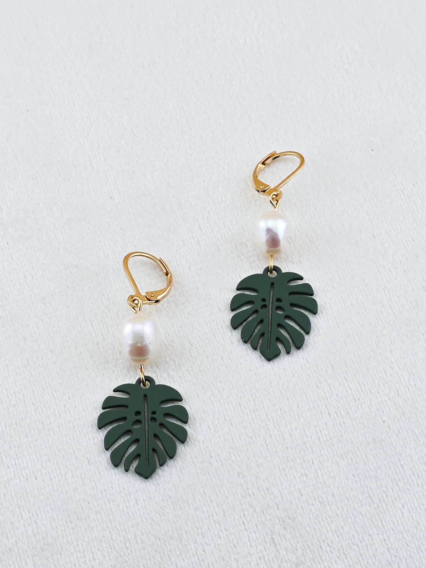 Green Monstera & Pearl Earrings