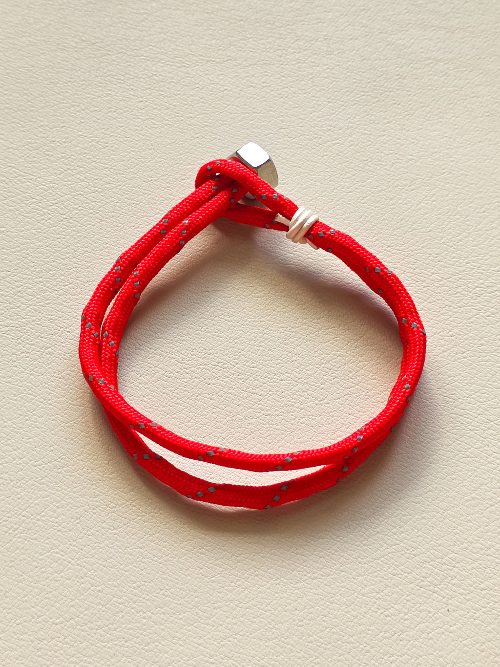 Signal Line Men’s Paracord Bracelet