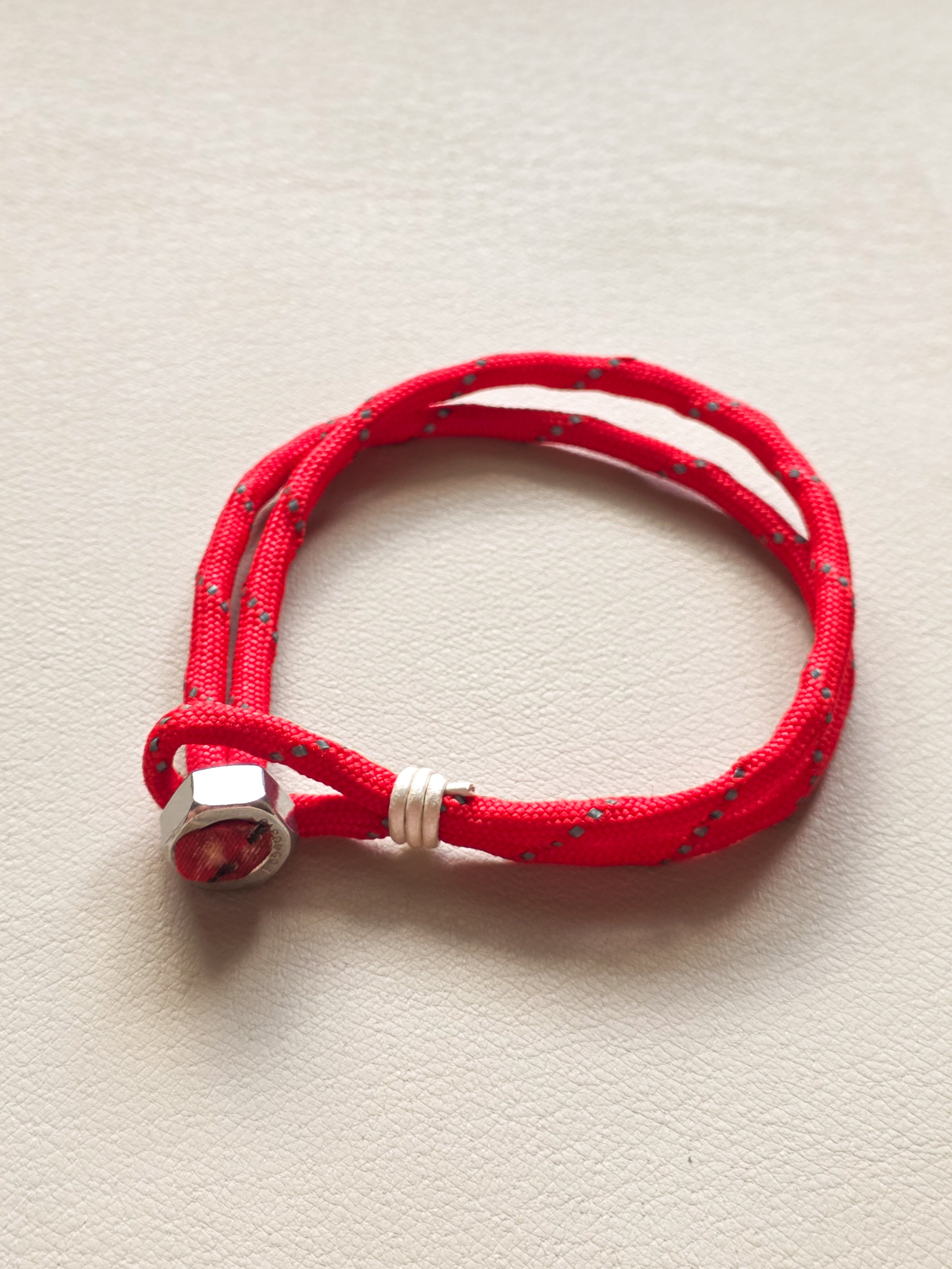 Signal Line Men’s Paracord Bracelet