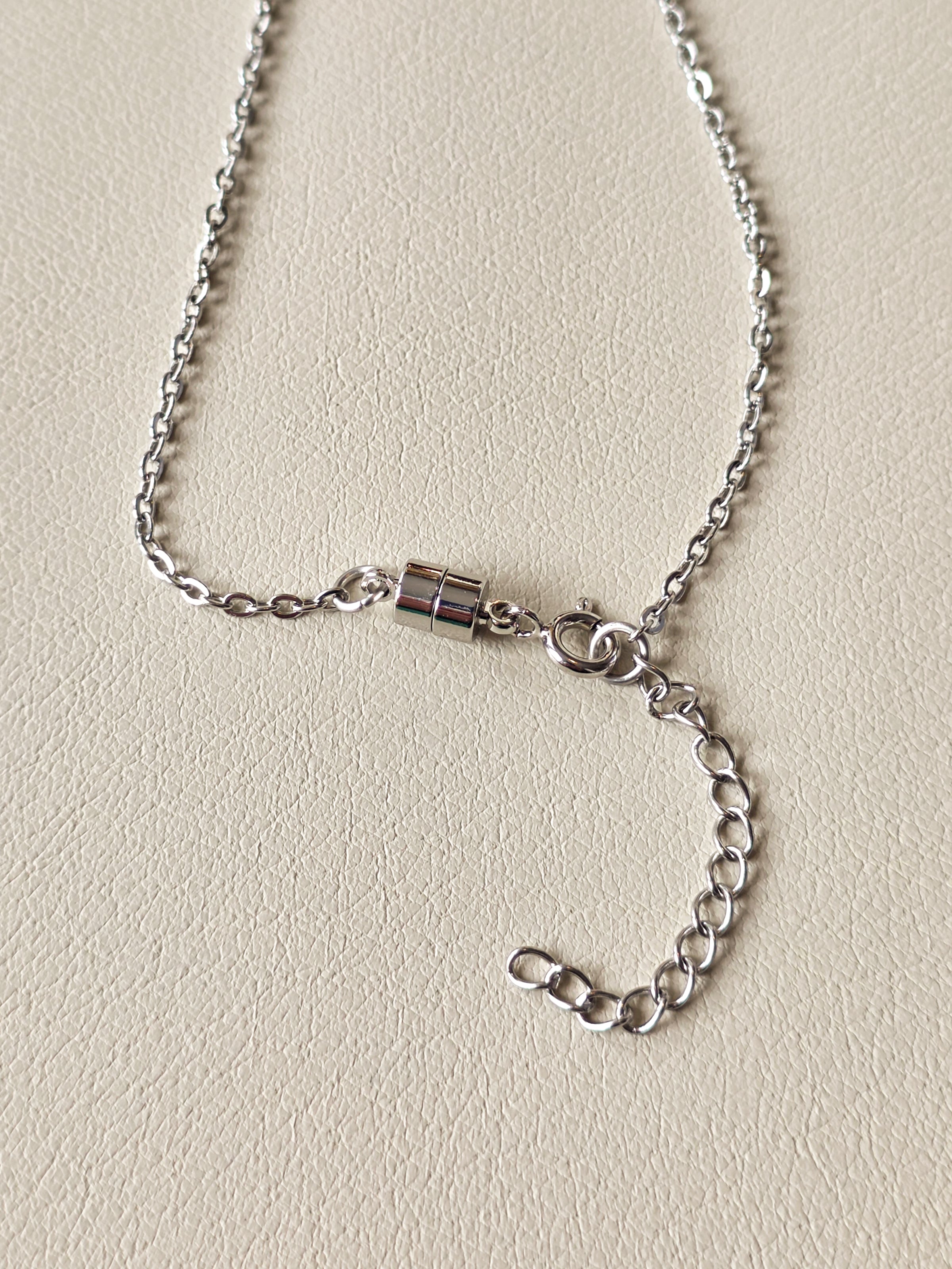 Silver Sliding Quartz Pendant Necklace