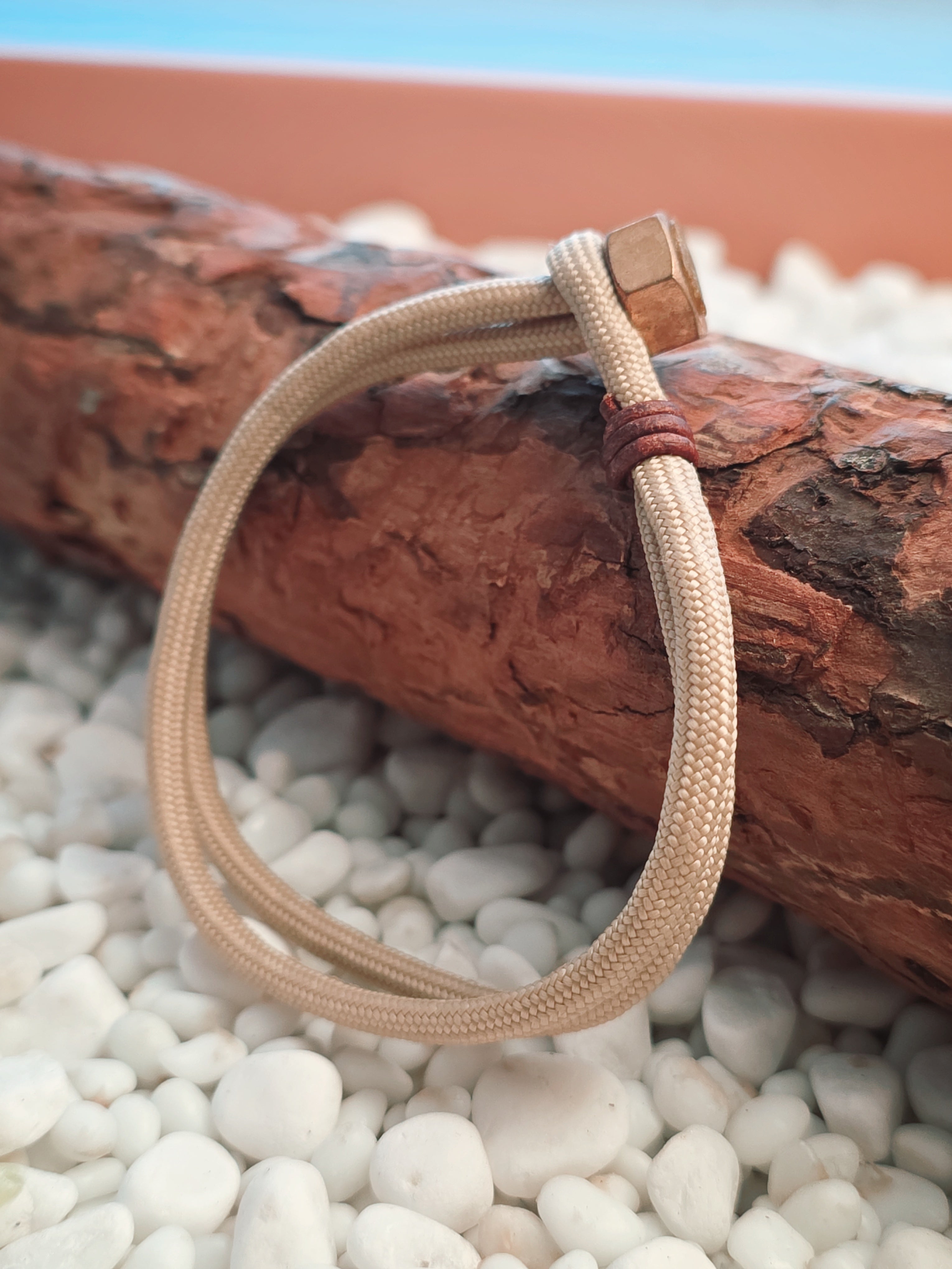 Desert Bronze Men’s Paracord Bracelet