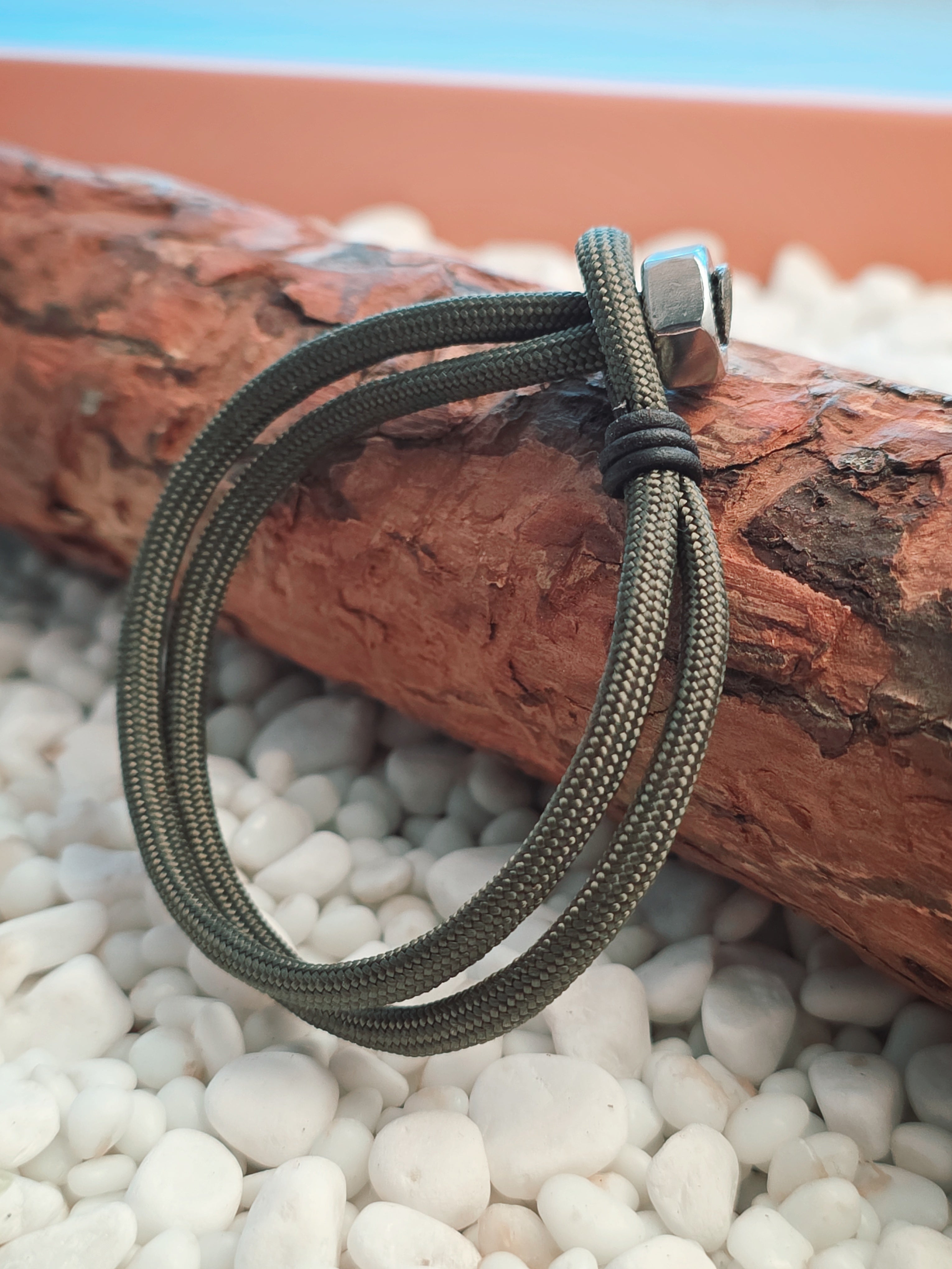 Olive Drab Elite Men’s Paracord Bracelet
