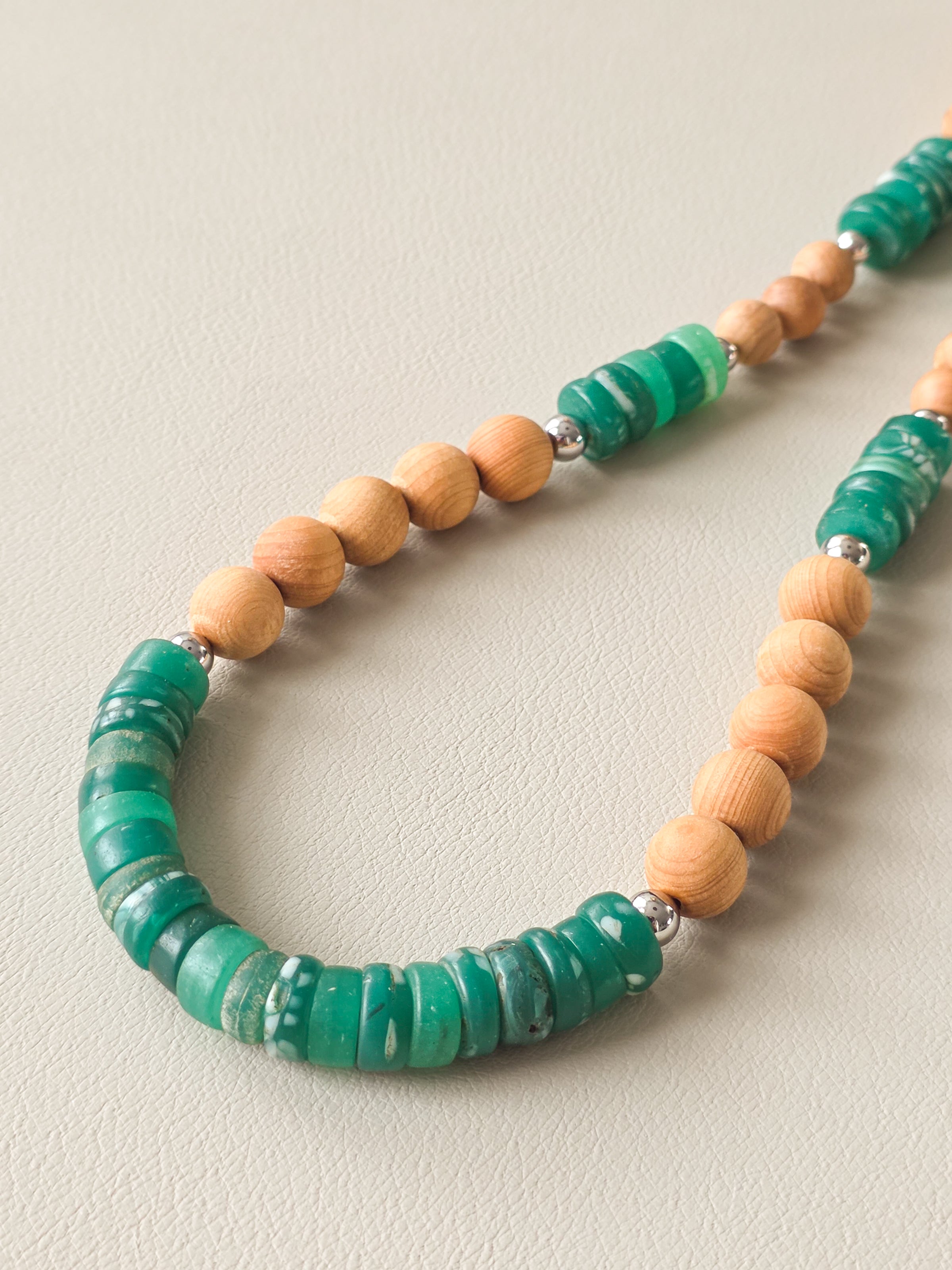 Thuja Wood & Green Ashanti Glass Necklace