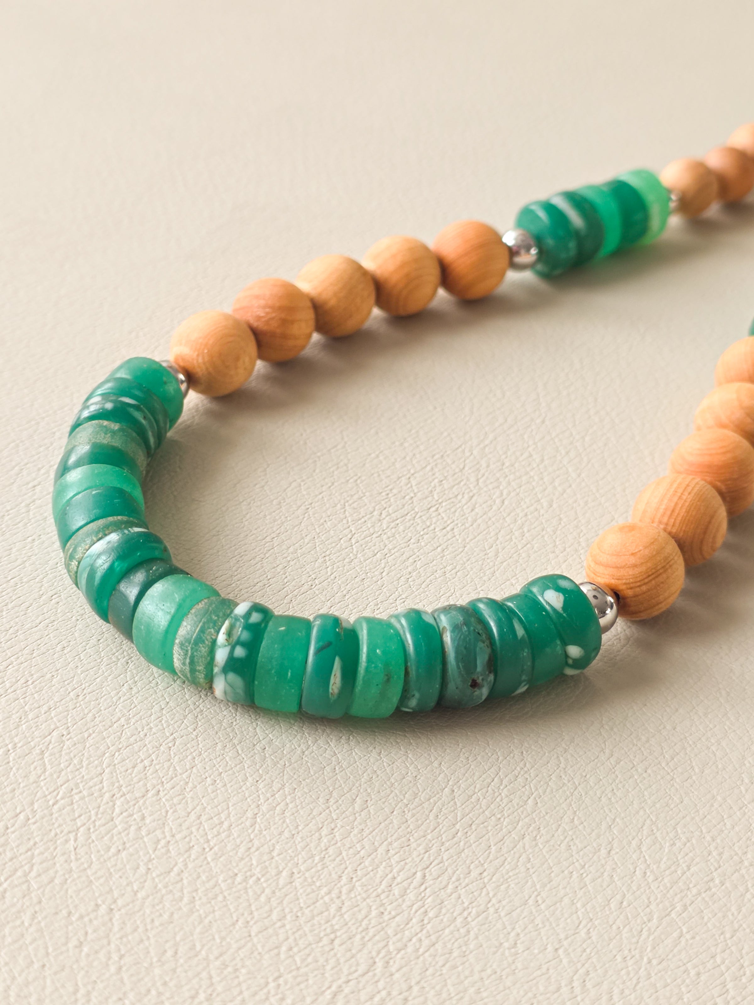 Thuja Wood & Green Ashanti Glass Necklace